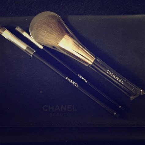 fake chanel makeup brushes